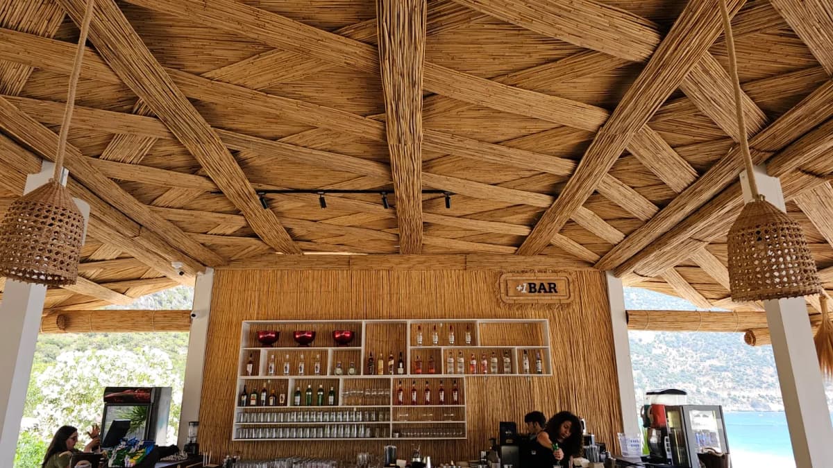 Bambu Çatı ve Doğal Bambu Dekorasyon